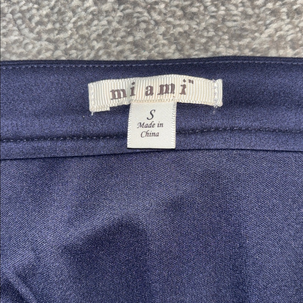 Mi Ami Navy Pencil Skirt with Laser-Cut Hem size small - Picture 7 of 8